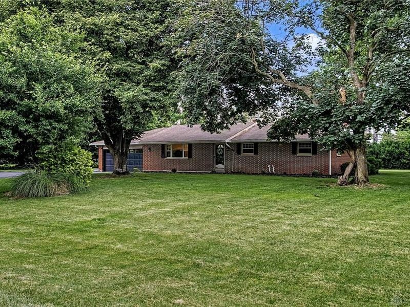 5185 David Drive, Tipp City, OH 45371 Photo 2