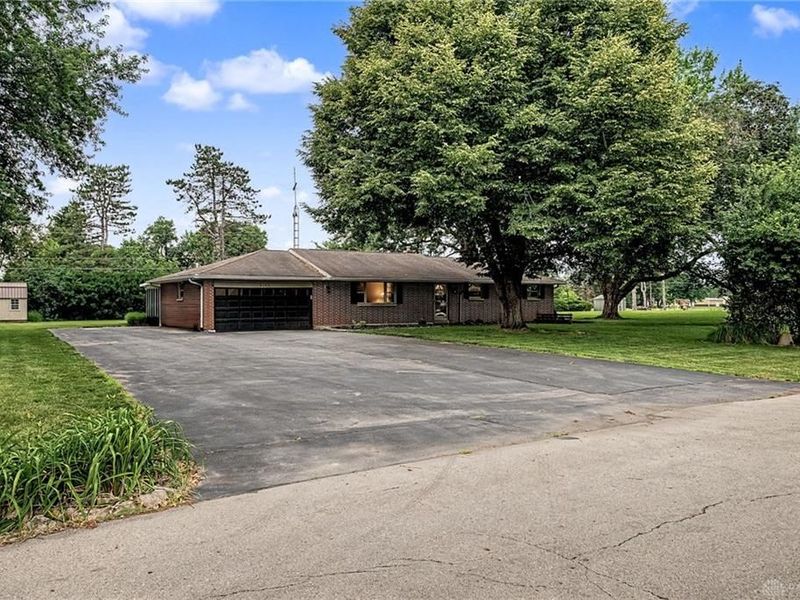 5185 David Drive, Tipp City, OH 45371 Photo 4
