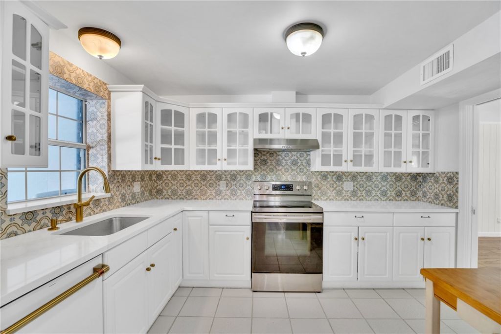 2002 Cordova Avenue, Vero Beach, FL 32960 Photo