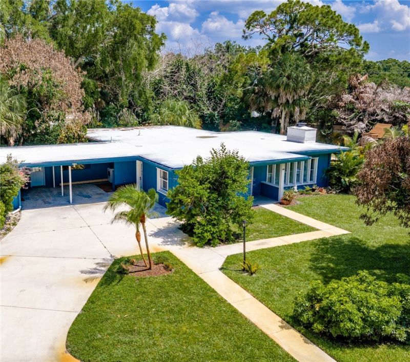 2002 Cordova Avenue, Vero Beach, FL 32960 Photo