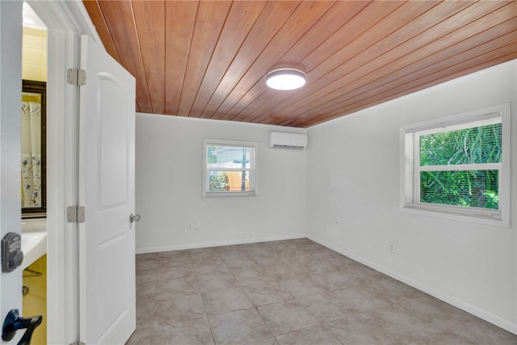 2002 Cordova Avenue, Vero Beach, FL 32960 Photo