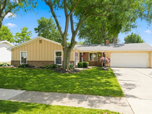 2422 Forest Valley Drive, Fort Wayne, IN 46815