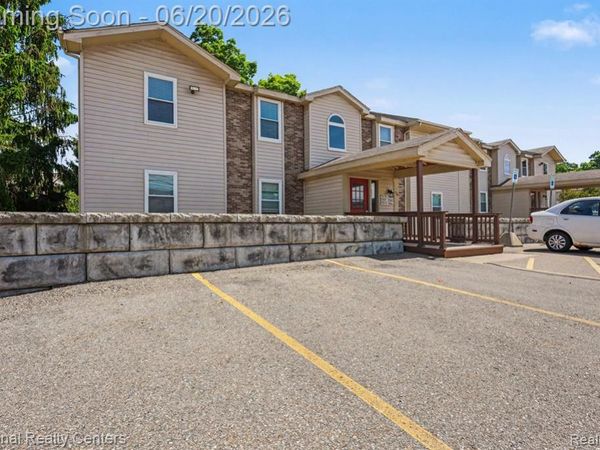 5076 Harbor Oak Drive , Waterford Twp, MI 48329
