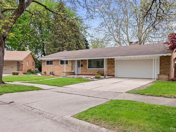 11215 Chippewa Drive , Warren, MI 48093