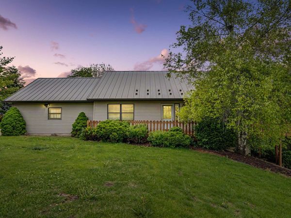 108 E 1st Street, St. Donatus, IA 52071
