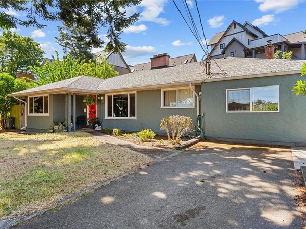 1029 - 1031 Wychbury Ave , Esquimalt, BC V9A 5K7