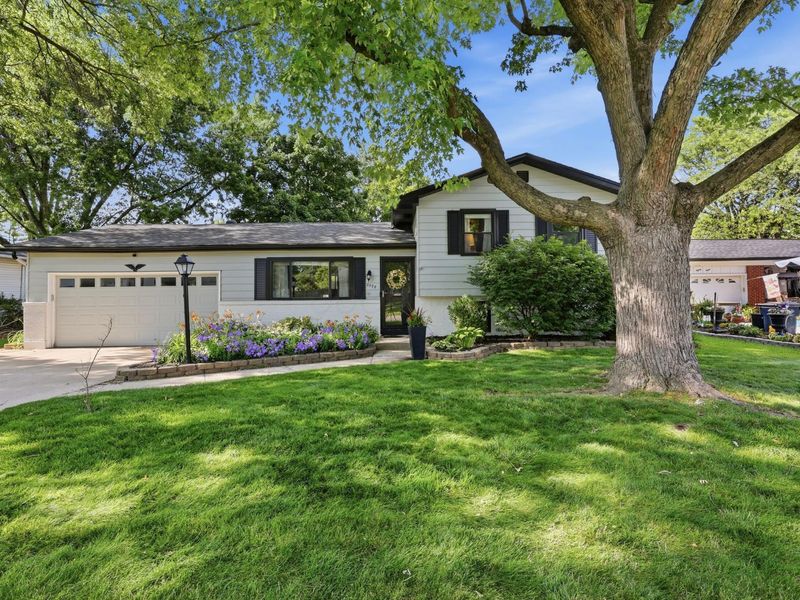 2598 Parlin Drive, Grove City, OH 43123 Photo 2