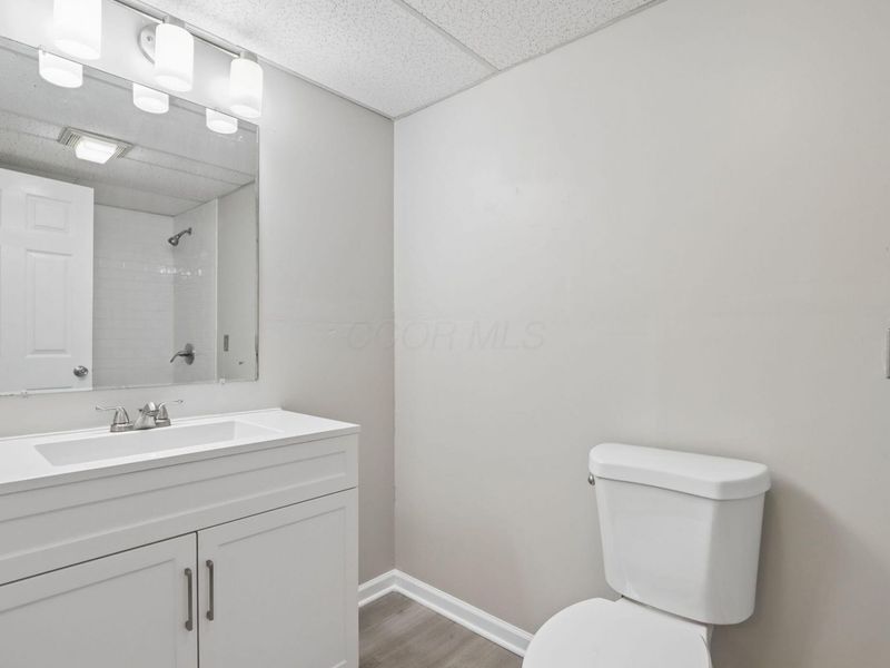 3939 Karl Road, Unit 100, Columbus, OH 43224 Photo 12
