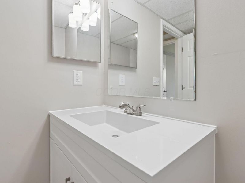 3939 Karl Road, Unit 100, Columbus, OH 43224 Photo 14