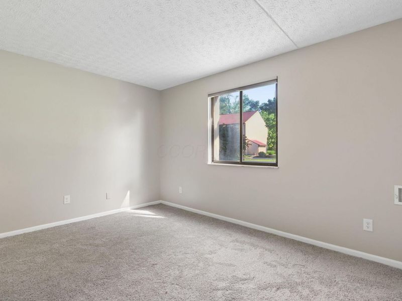 3939 Karl Road, Unit 100, Columbus, OH 43224 Photo 4