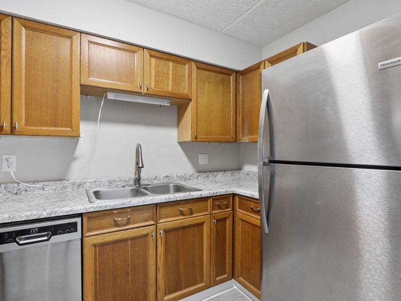 3939 Karl Road, Unit 100, Columbus, OH 43224 Photo 9