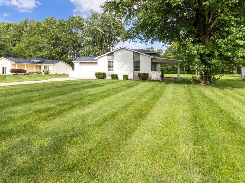 56 Arbor Lane SW, Pataskala, OH 43062 Photo 3