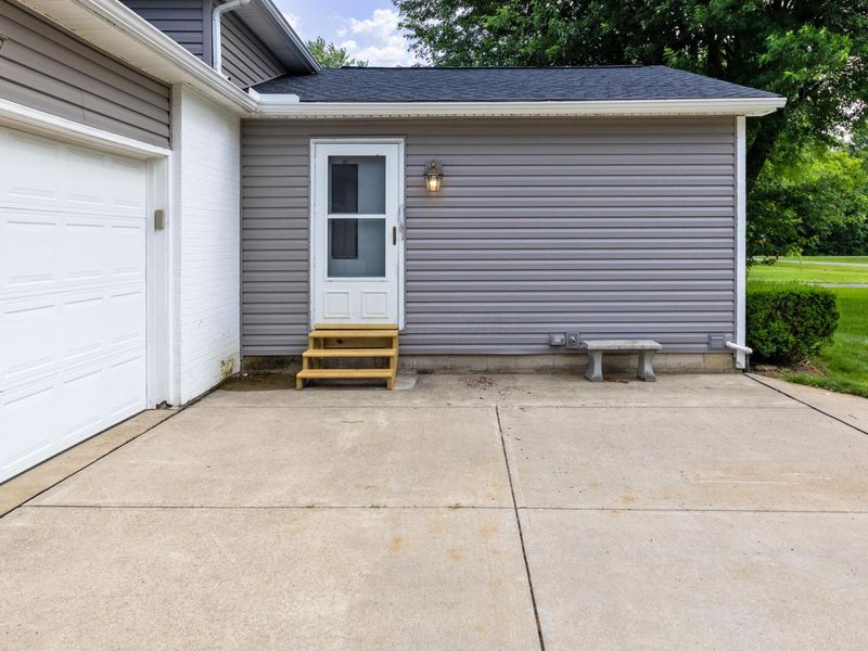 56 Arbor Lane SW, Pataskala, OH 43062 Photo 4