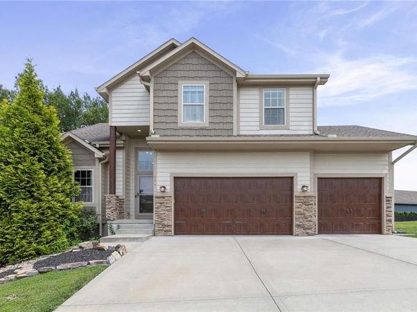 115 E Maple Street, Lone Jack, MO 64070