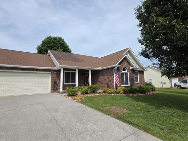 929 Mossy Grove Lane, Maryville, TN 37801
