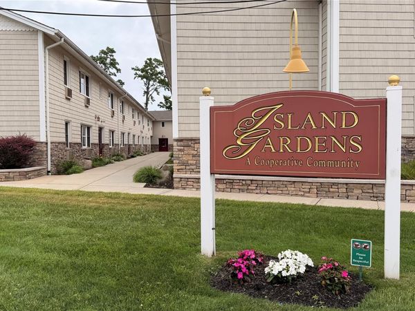 490 Main Street , Unit B2, Farmingdale, NY 11735