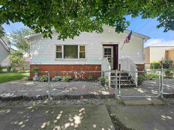 608 S Center Street, Flora, IN 46929
