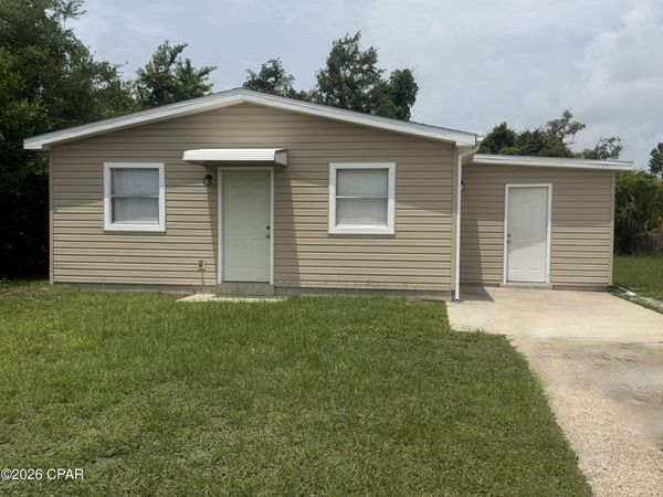 923 School Avenue , Panama City, FL 32401