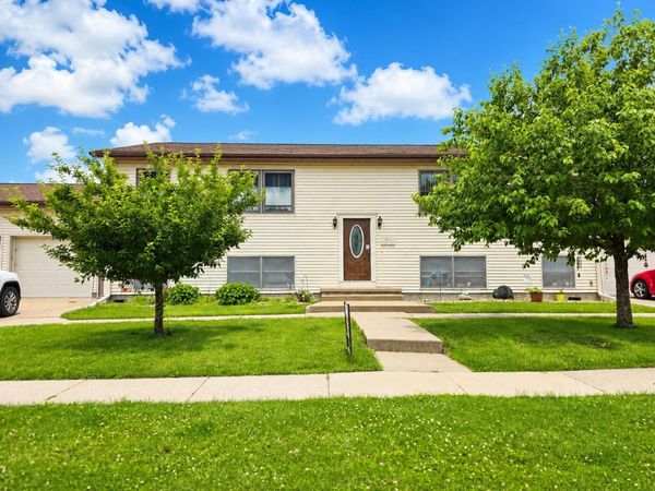 1203 APT 2 KIRSTIN CT., Muscatine, IA 52761