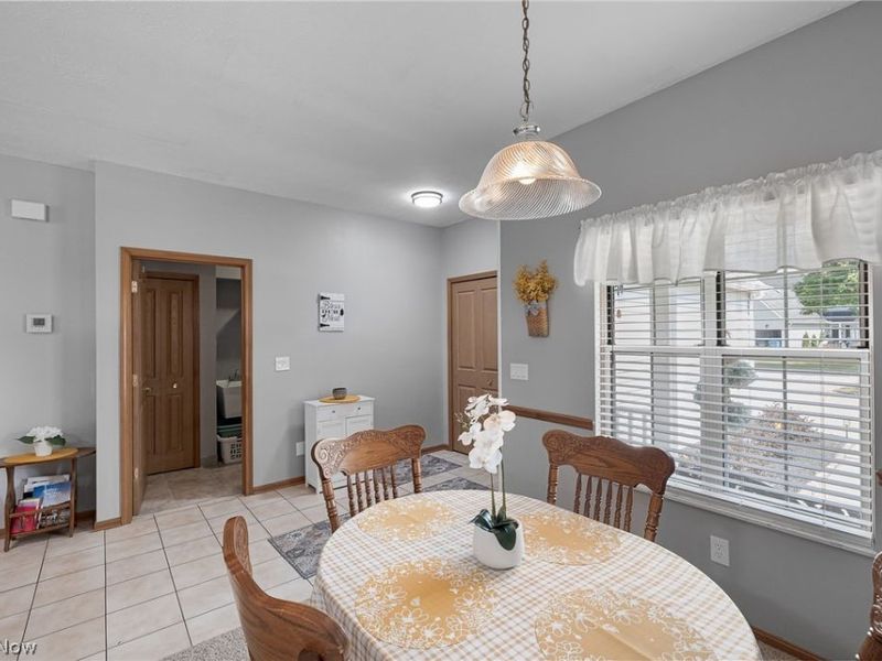 23420 Wainwright Terrace, Olmsted Falls, OH 44138 Photo 6