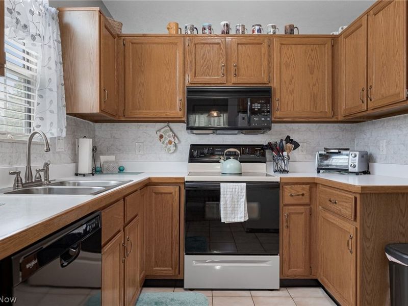 23420 Wainwright Terrace, Olmsted Falls, OH 44138 Photo 7