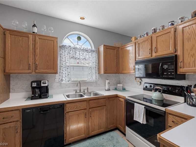 23420 Wainwright Terrace, Olmsted Falls, OH 44138 Photo 8