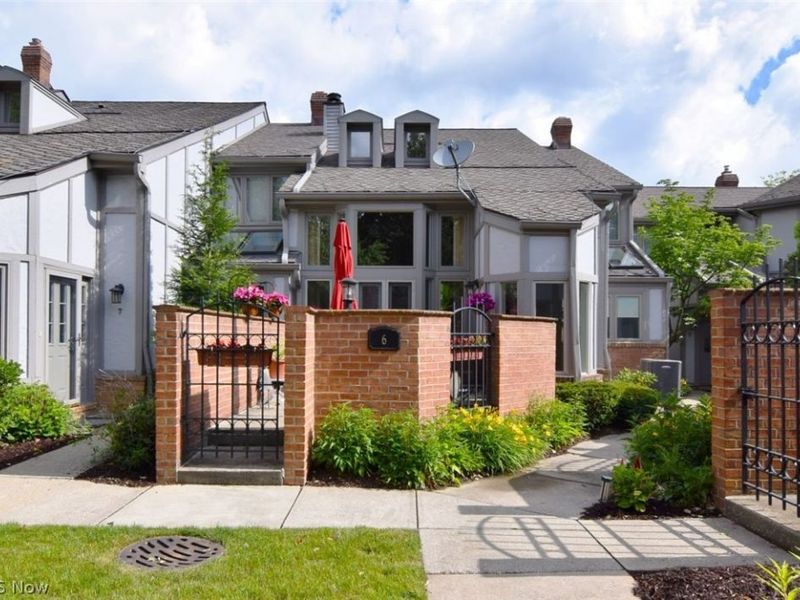 25450 Fairmount, Unit 6, Beachwood, OH 44122 Photo 1