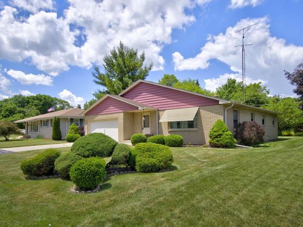3168 Wheelock DRIVE, Racine, WI 53405