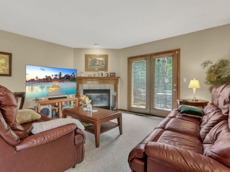 588 Spring Brook E, Westerville, OH 43081 Photo 3