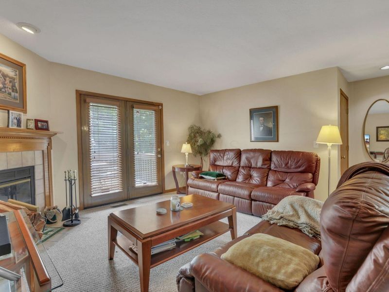 588 Spring Brook E, Westerville, OH 43081 Photo 4