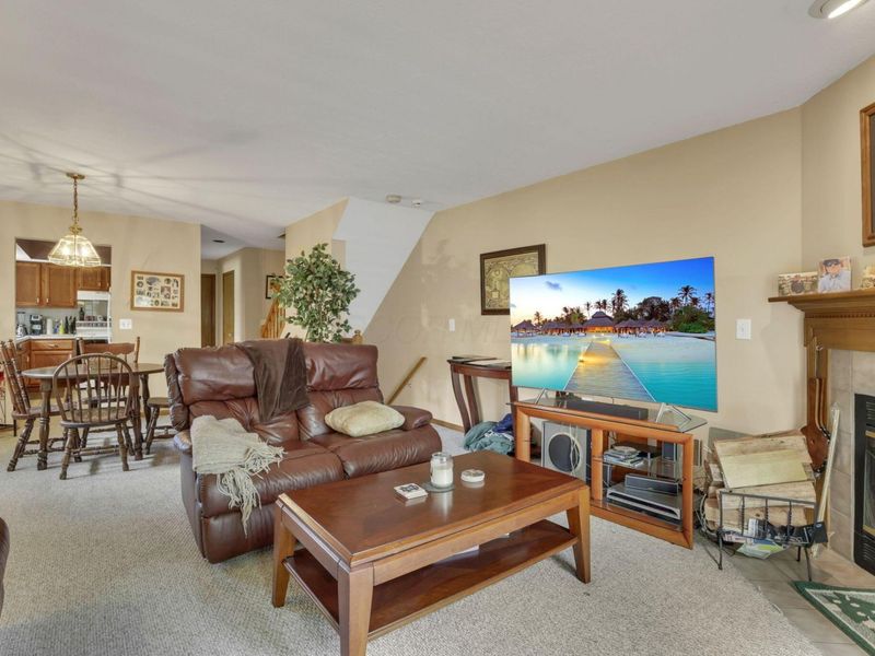 588 Spring Brook E, Westerville, OH 43081 Photo 6