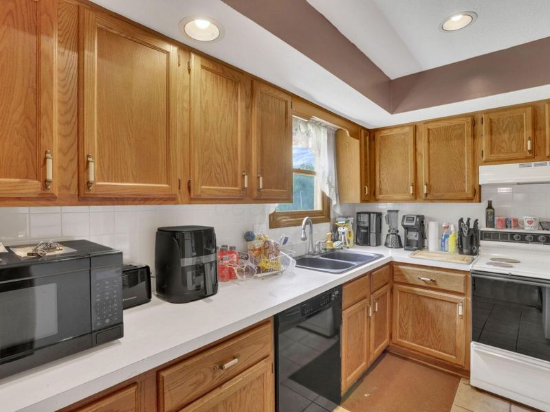 588 Spring Brook E, Westerville, OH 43081 Photo 8