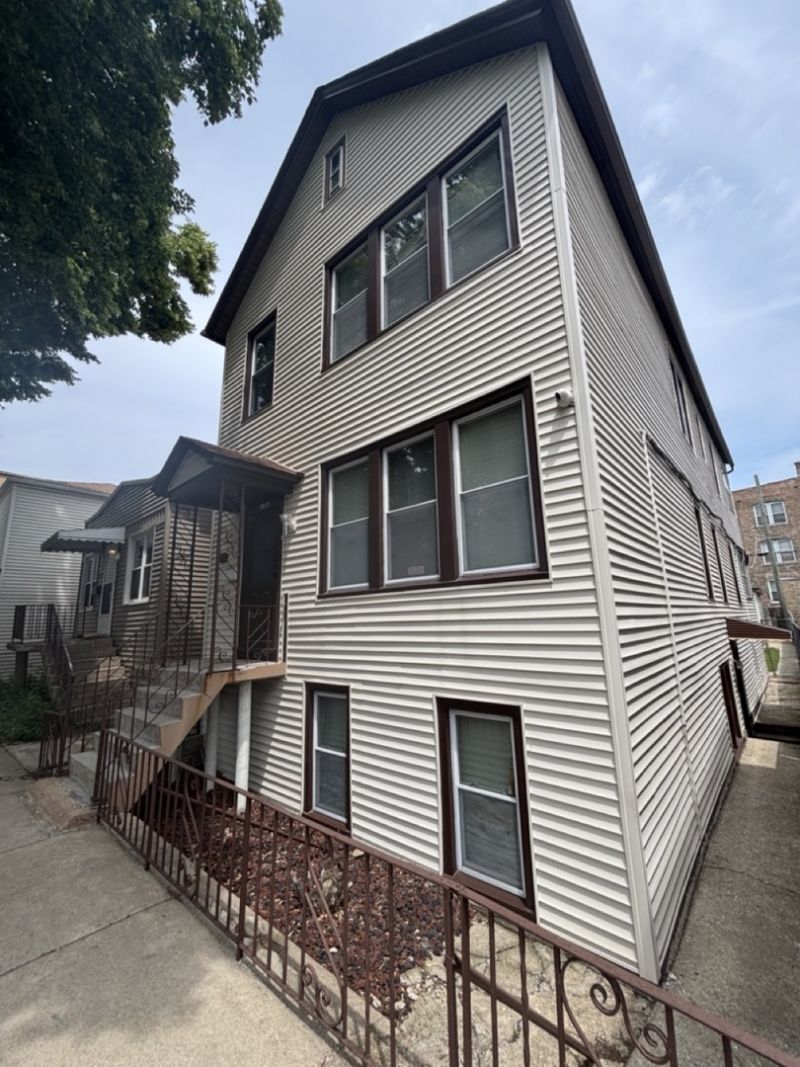 3327 S Lituanica Avenue , Chicago, IL 60608 Main Photo
