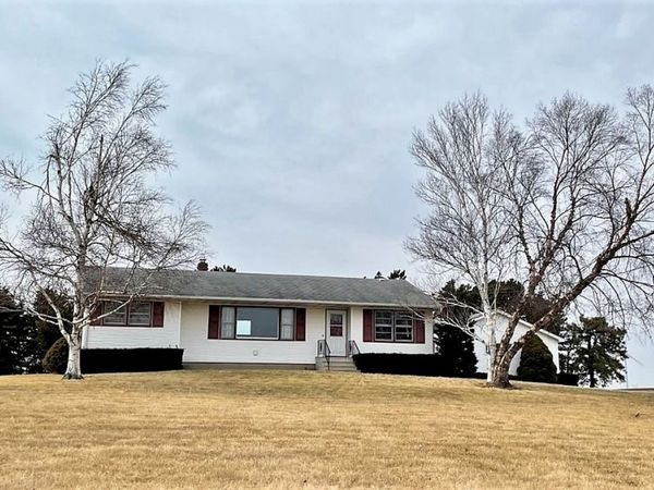 8789 Lee Road , Waterman, IL 60556