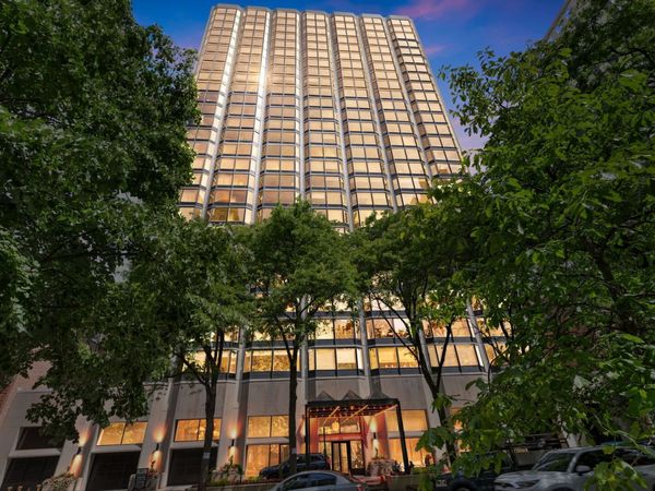 50 E Bellevue Place , Unit 1806, Chicago, IL 60611
