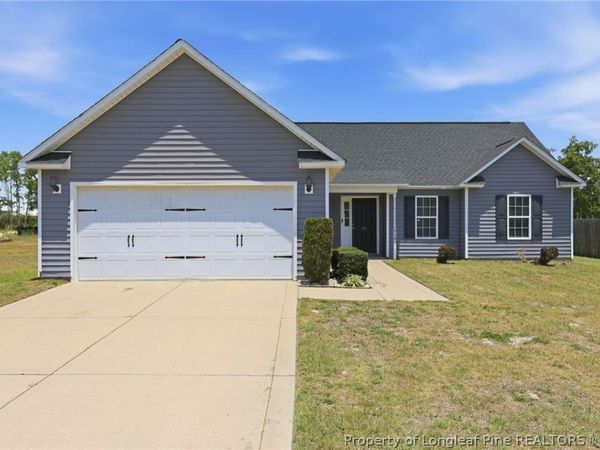 514 Old Warden Way , Hope Mills, NC 28348