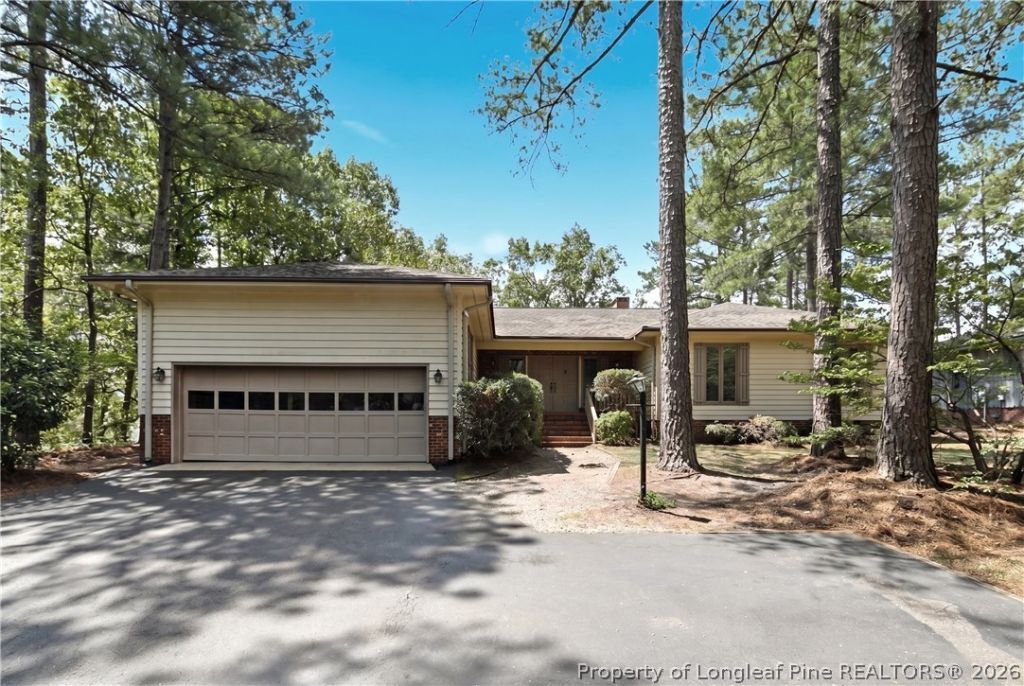 125 Fairway Lane, Sanford, NC 27332 Main Photo