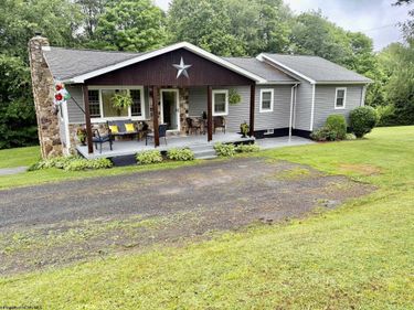 6786 lantz ridge rd Avenue, Aurora, WV 26705