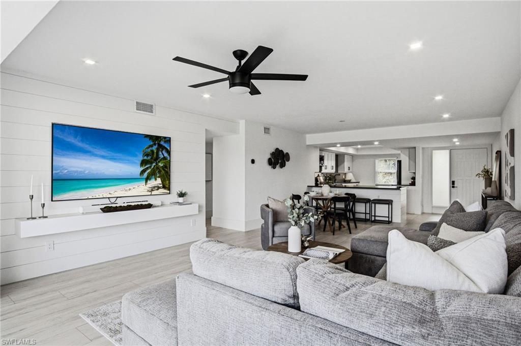 1520 Imperial Golf Course Blvd, Unit 236, Naples, FL 34110 Photo