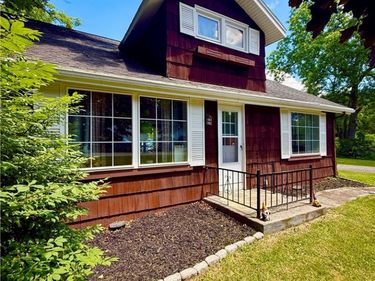 4044 Cedarvale Road , Syracuse, NY 13215