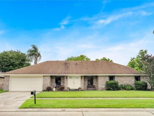 3821 HILLCREST Drive , Marrero, LA 70072