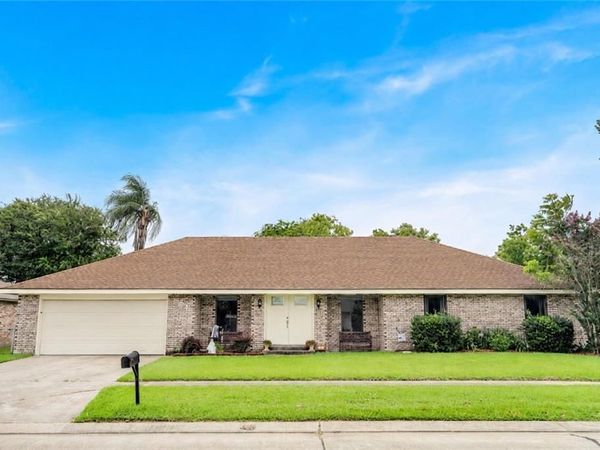 3821 HILLCREST Drive, Marrero, LA 70072
