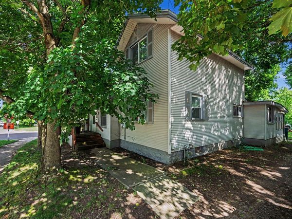402 W Broadway Street, Three Rivers, MI 49093