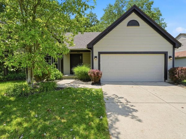 7504 Crossing Place , Lewis Center, OH 43035