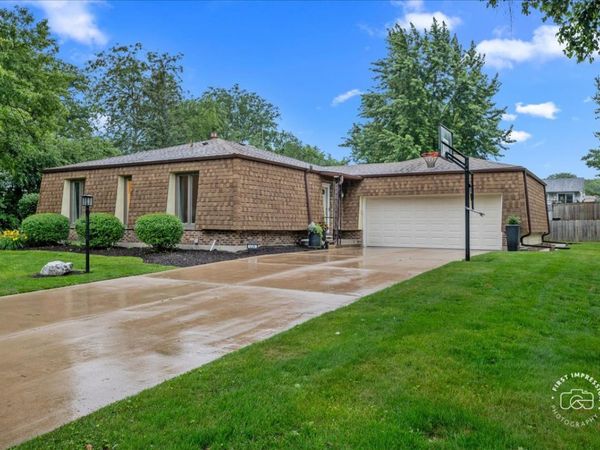 1024 Maple Lane , Batavia, IL 60510