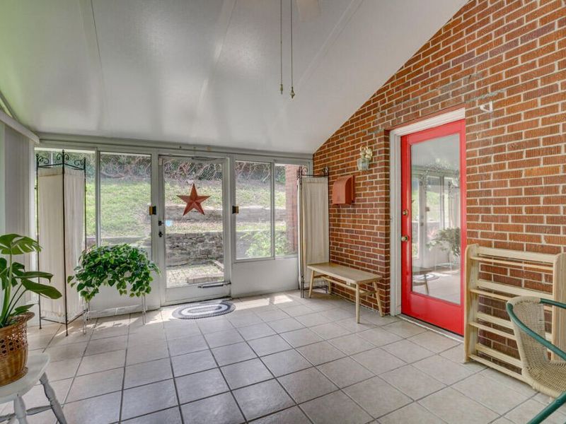 44 E 43rd Street, Latonia, KY 41015 Photo 5