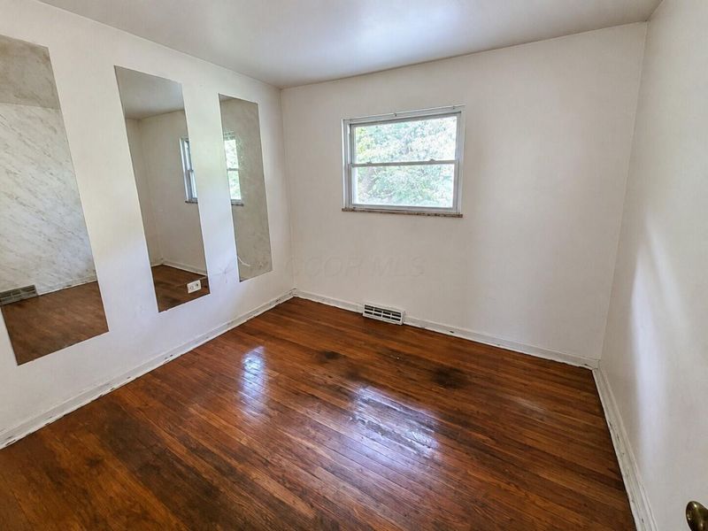 3501 E Deshler Avenue , Columbus, OH 43227 Photo 10