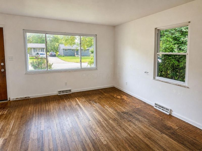 3501 E Deshler Avenue , Columbus, OH 43227 Photo 4