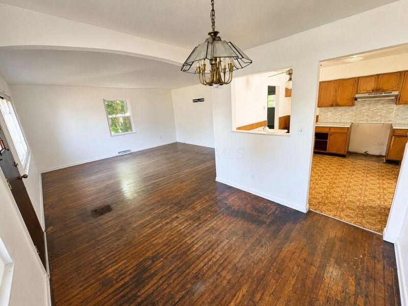 3501 E Deshler Avenue , Columbus, OH 43227 Photo 5
