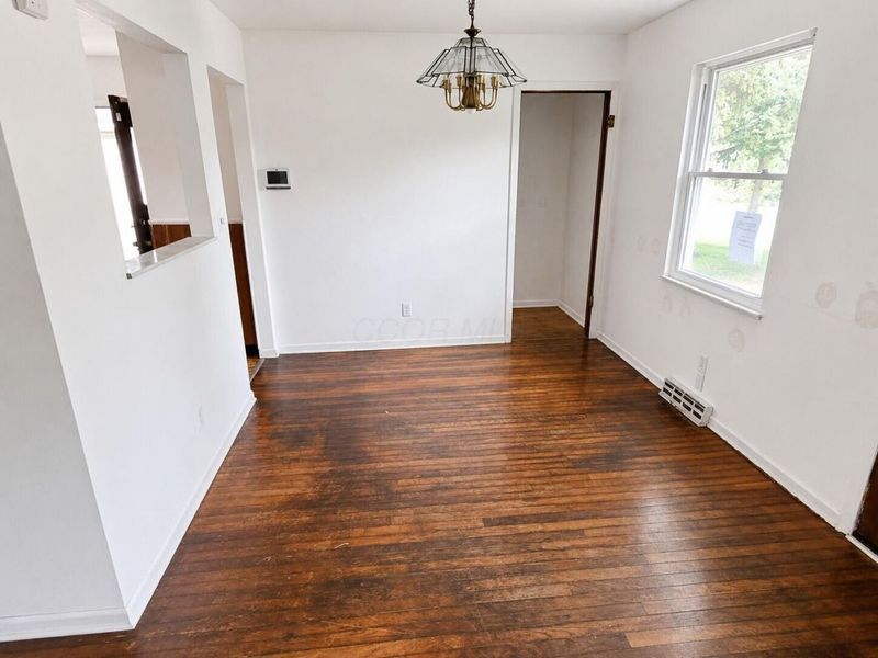 3501 E Deshler Avenue , Columbus, OH 43227 Photo 6